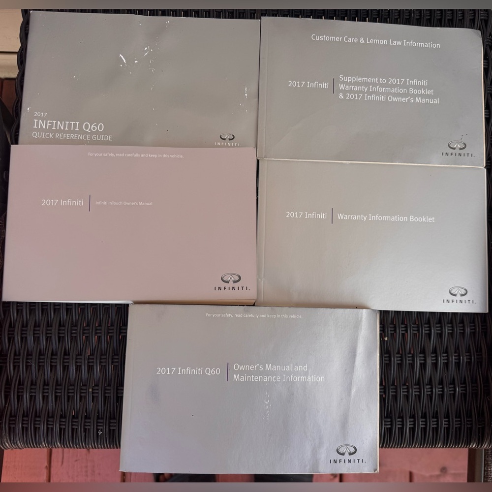 2017 Infiniti Q60 Owners Manual NO CASE
